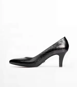 کفش چرم کلاسیک زنانه اصیل و جذاب از کجا بخریم؟