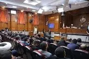 این زن ثروتمند به منافقین کمک مالی می‌کند