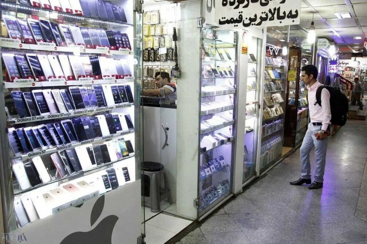 شوک تازه به بازار؛ مغازهدارها فروش آیفون را متوقف کردند