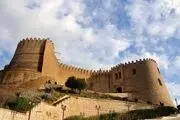 حال فلک‌ الافلاک خوب است