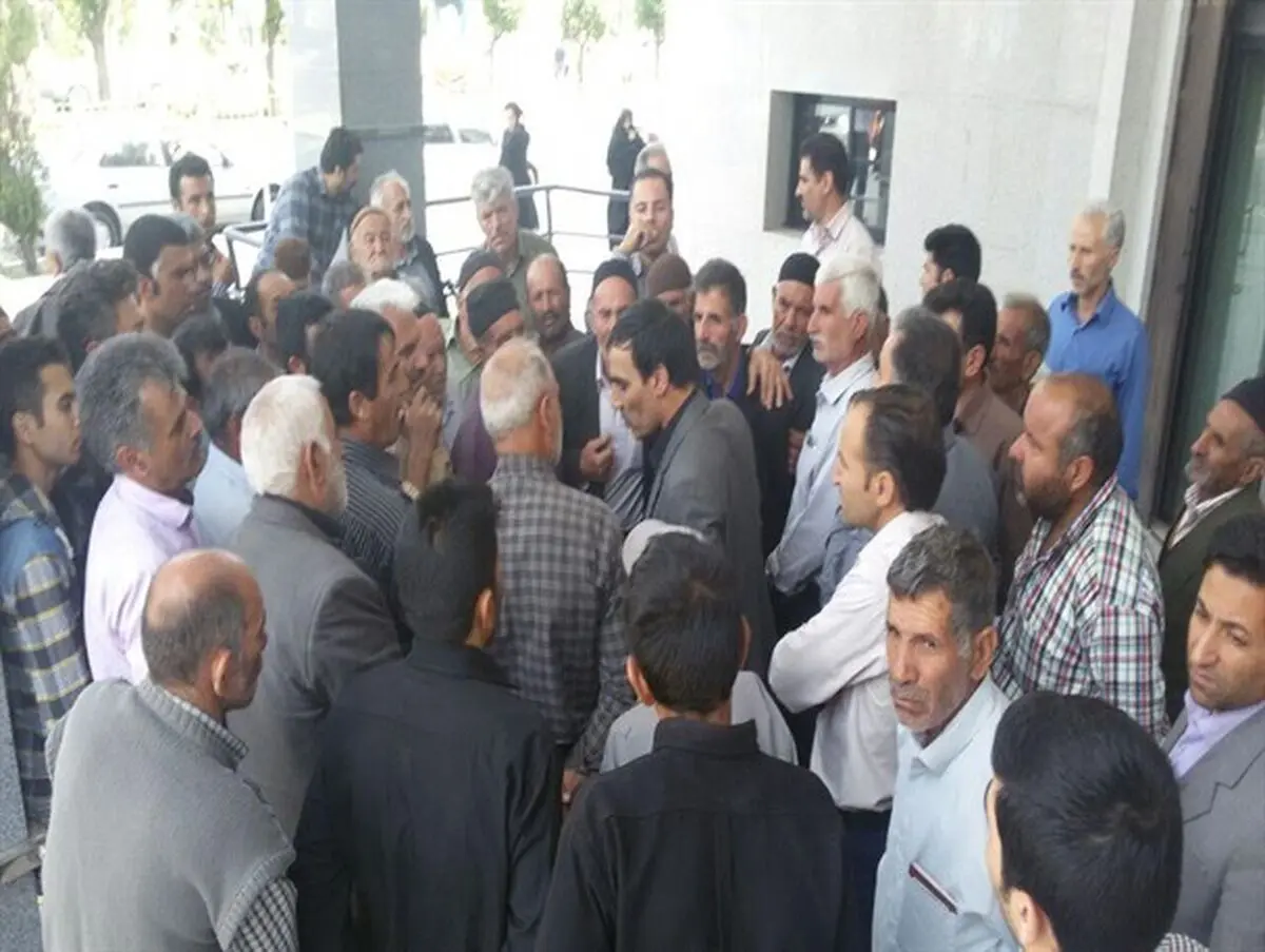 تجمع اعتراض آمیز مردم روستای میموندره از فعالیت معدن باریت در این منطقه
