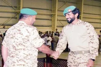 استقبال شاهزاده بحرینی از نظامیان شرکت کننده در جنگ یمن/عکس