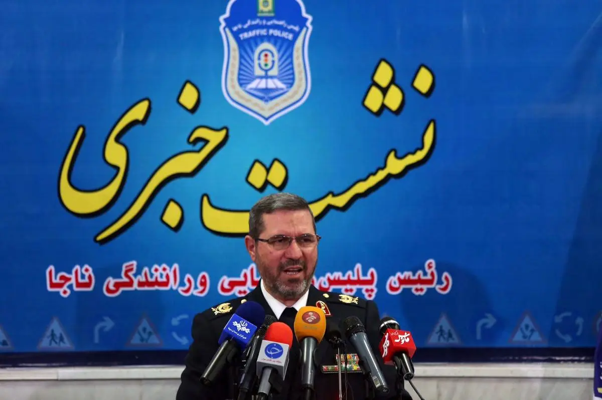خودرو حامل فرماندار ملایر ۱۰۰ متر مامور پلیس را با خود کشیده است