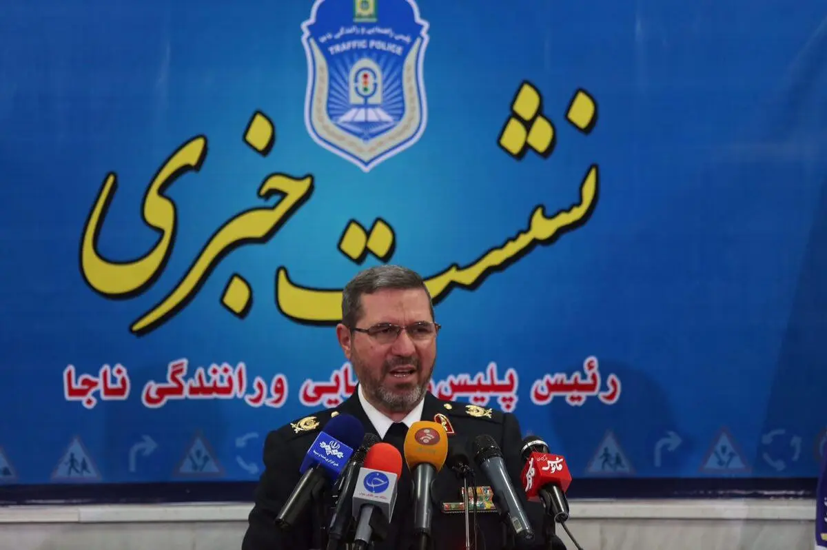 خودرو حامل فرماندار ملایر ۱۰۰ متر مامور پلیس را با خود کشیده است