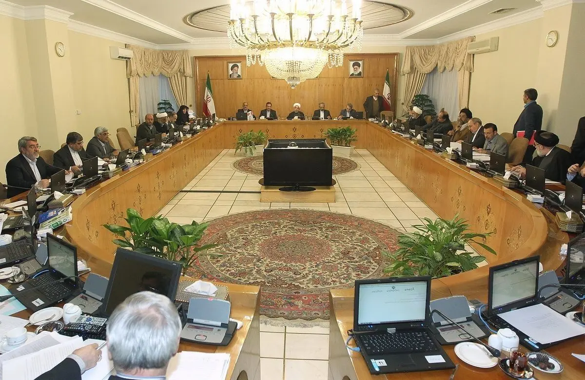 دولت قبل از هر کار بایداشتباه بودن سیاست اقتصادی خود را بپذیرد