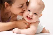 فواید طبی بوسیدن کودک