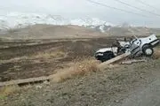 برخورد پژو با تیر برق، ۳ کشته و مجروح برجای گذاشت 