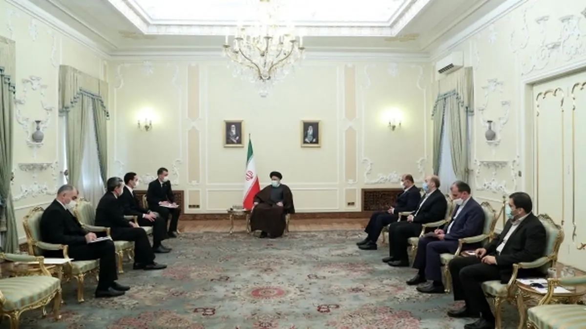 ایران برای ارتباط نزدیک با کشورهای همسایه جایگاه ویژهای قائل است