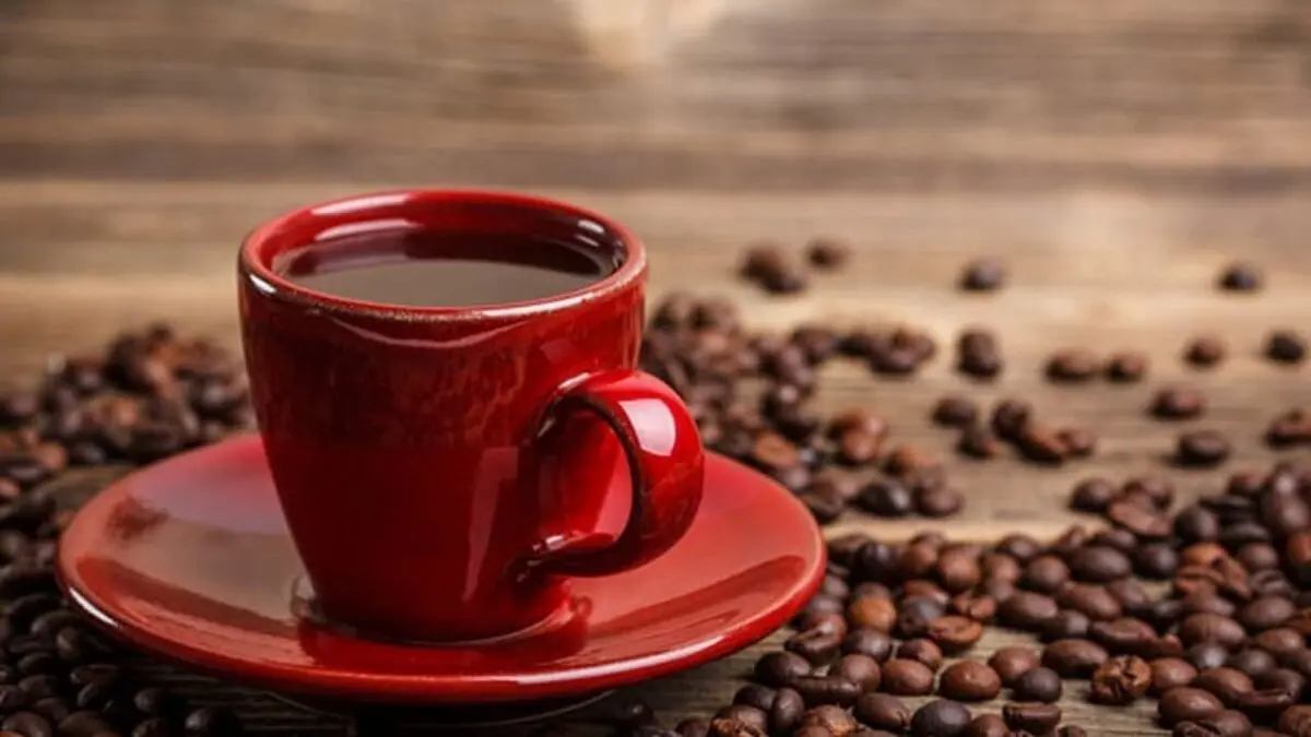 فواید و مضرات کافئین برای بدن
