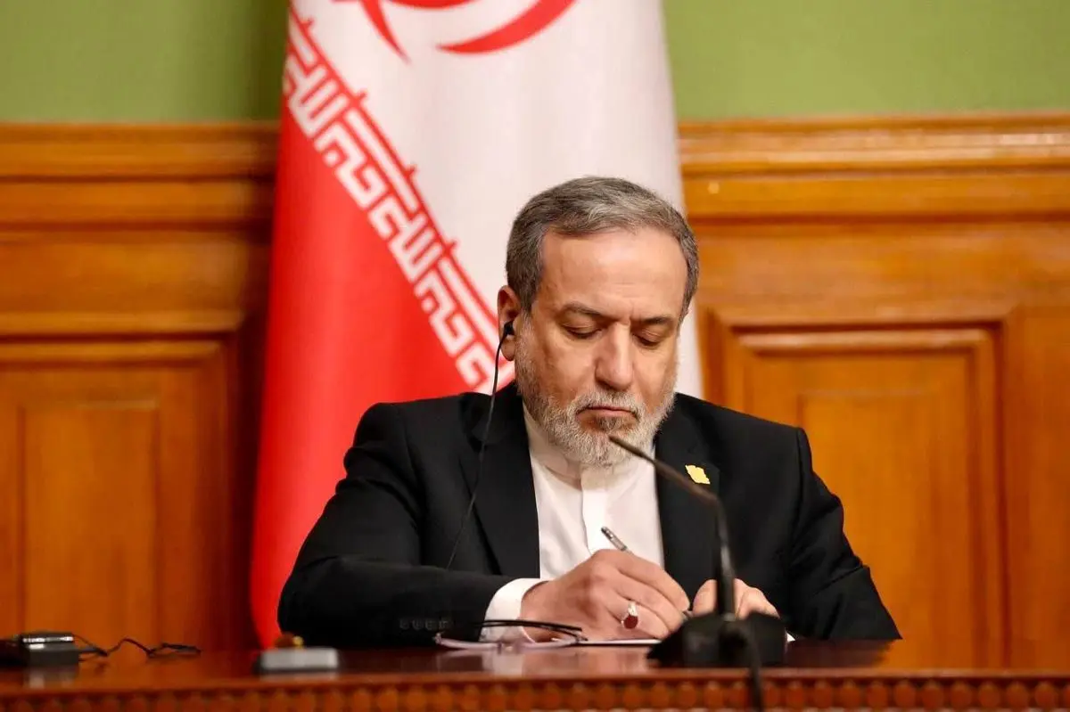 عراقچی: هدف قرار دادن رهبر انقلاب نقض فاحش منشور ملل متحد است
