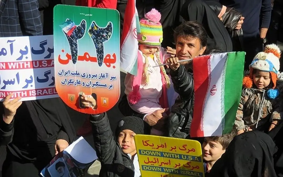 حضور حججاسلام گلپایگانی و ناطق نوری در راهپیمایی + عکس