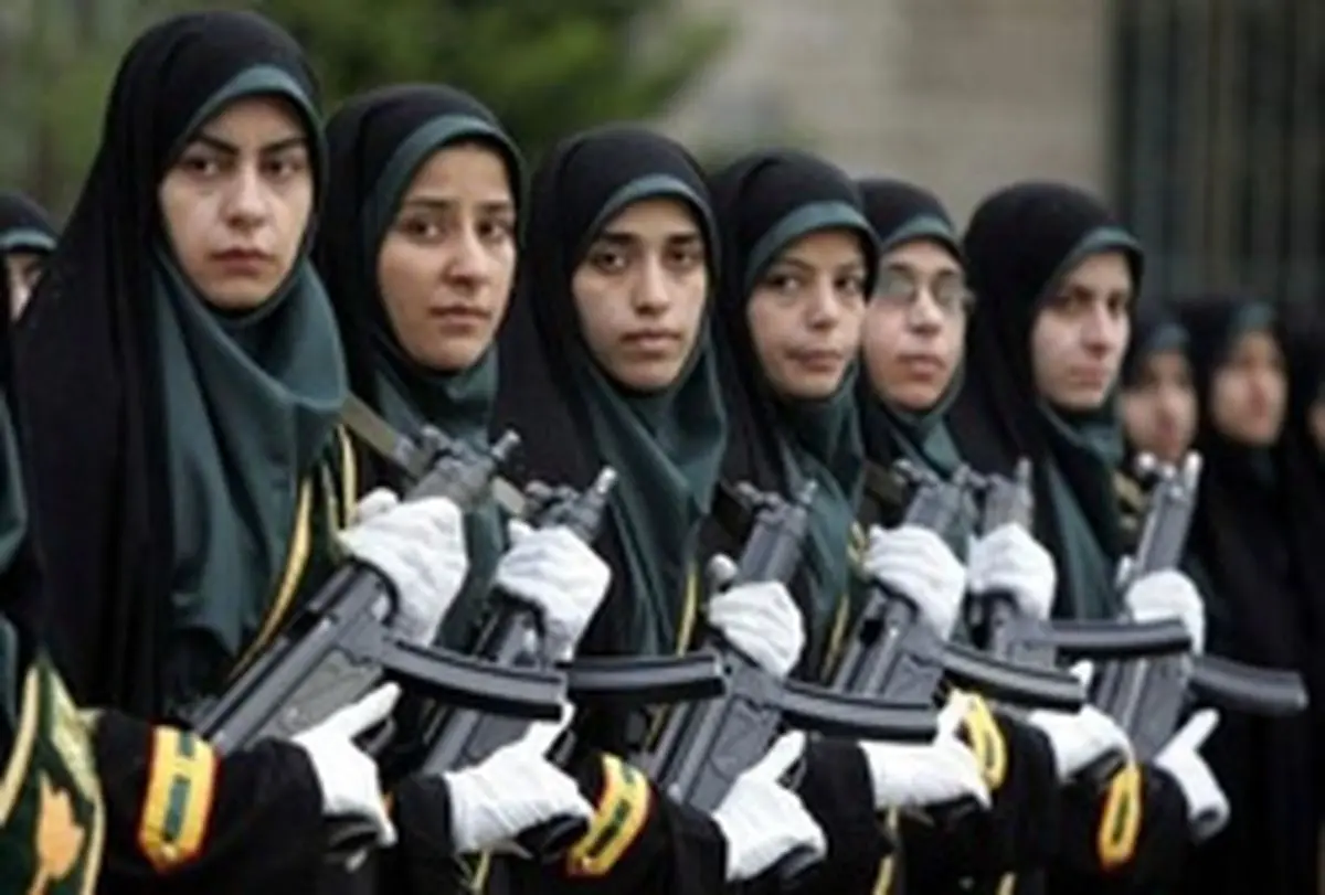 دختران خود را برای خدمت سربازی آماده کنند؟
