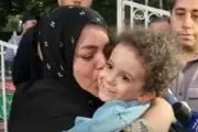  لحظه شیرین بازگشت آرین سه ساله به آغوش خانواده