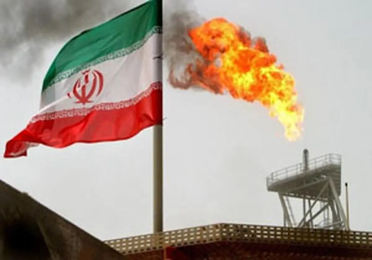 دولت ترامپ فعالانه صدور معافیت از تحریم‌های نفت ایران را بررسی می‌کند