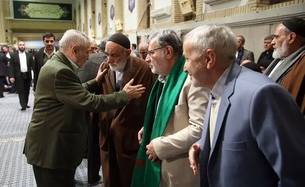دیدار مداحان و شاعران اهل بیت‌(ع) با مقام معظم رهبری/گزارش تصویری