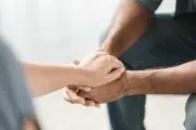 خودکشی بیشتر در میان مردان/ ۸ روش تشویق مردان به گشودن سفره دلشان