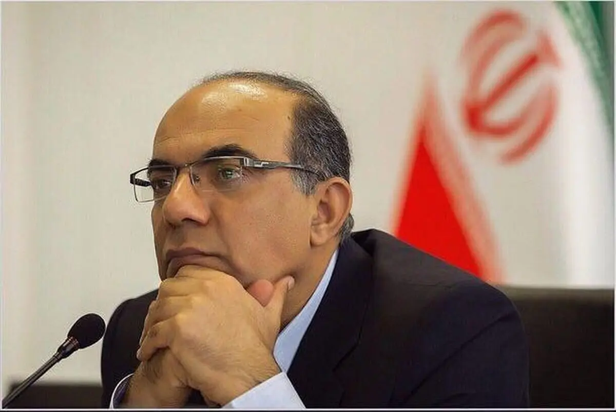 وزارت صنعت پاسخگوی پیش‌فروش خودرو باشد