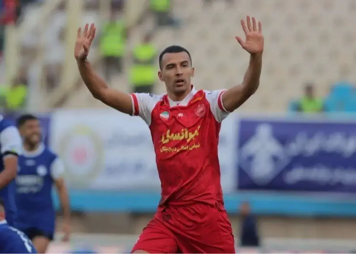 مهاجم جنجالی پرسپولیس از فوتبال خداحافظی کرد