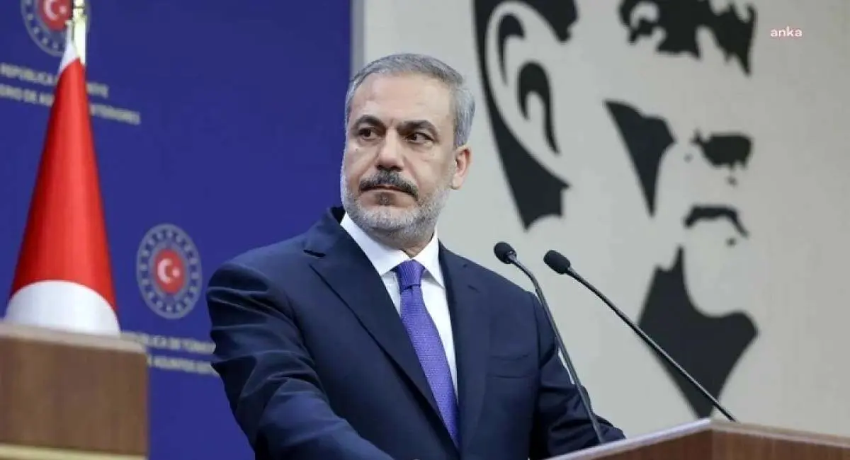 واکنش روزنامه ایرانی به گزافه گویی وزیر خارجه ترکیه 