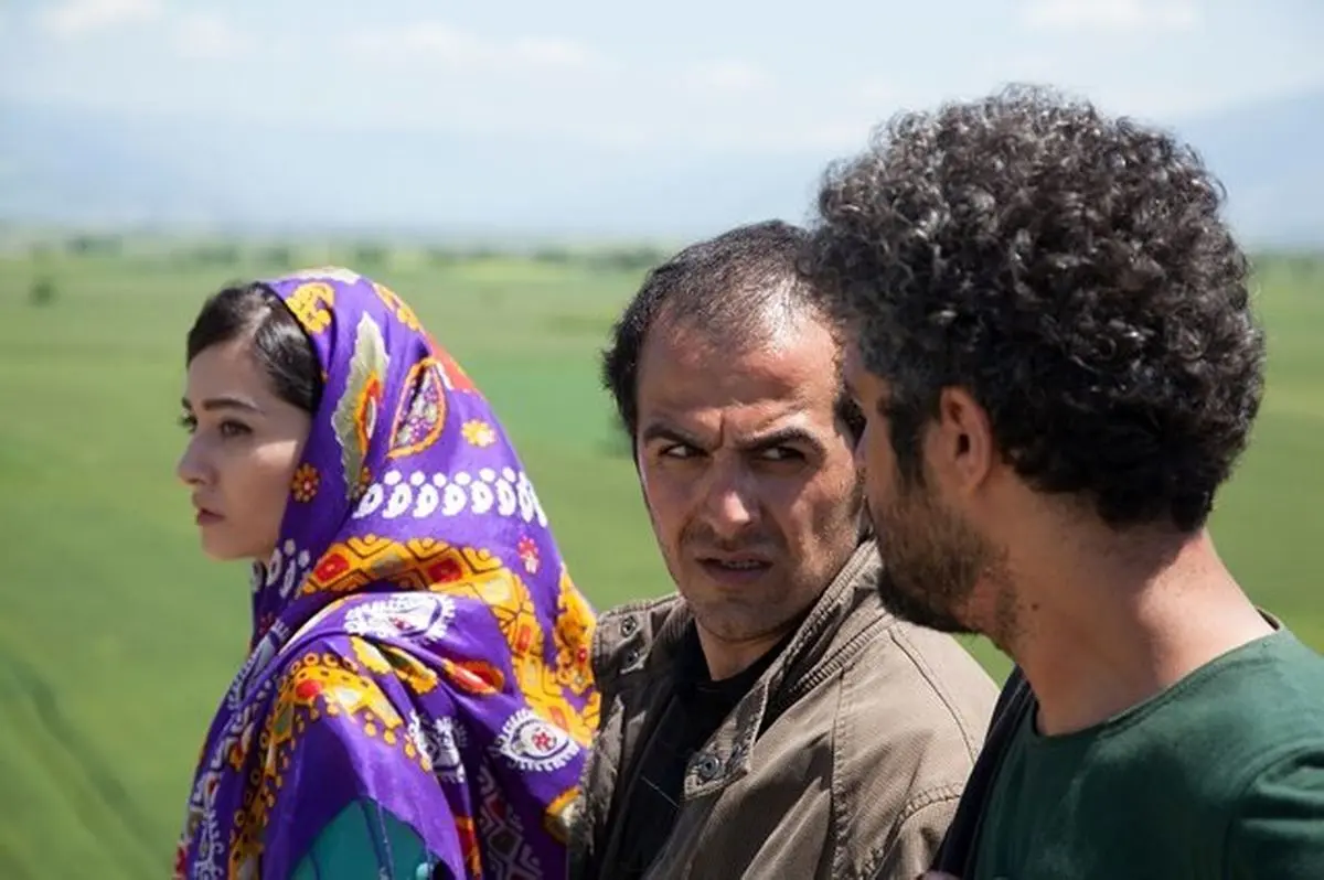 رونمایی از پوستر فیلم «تومان»