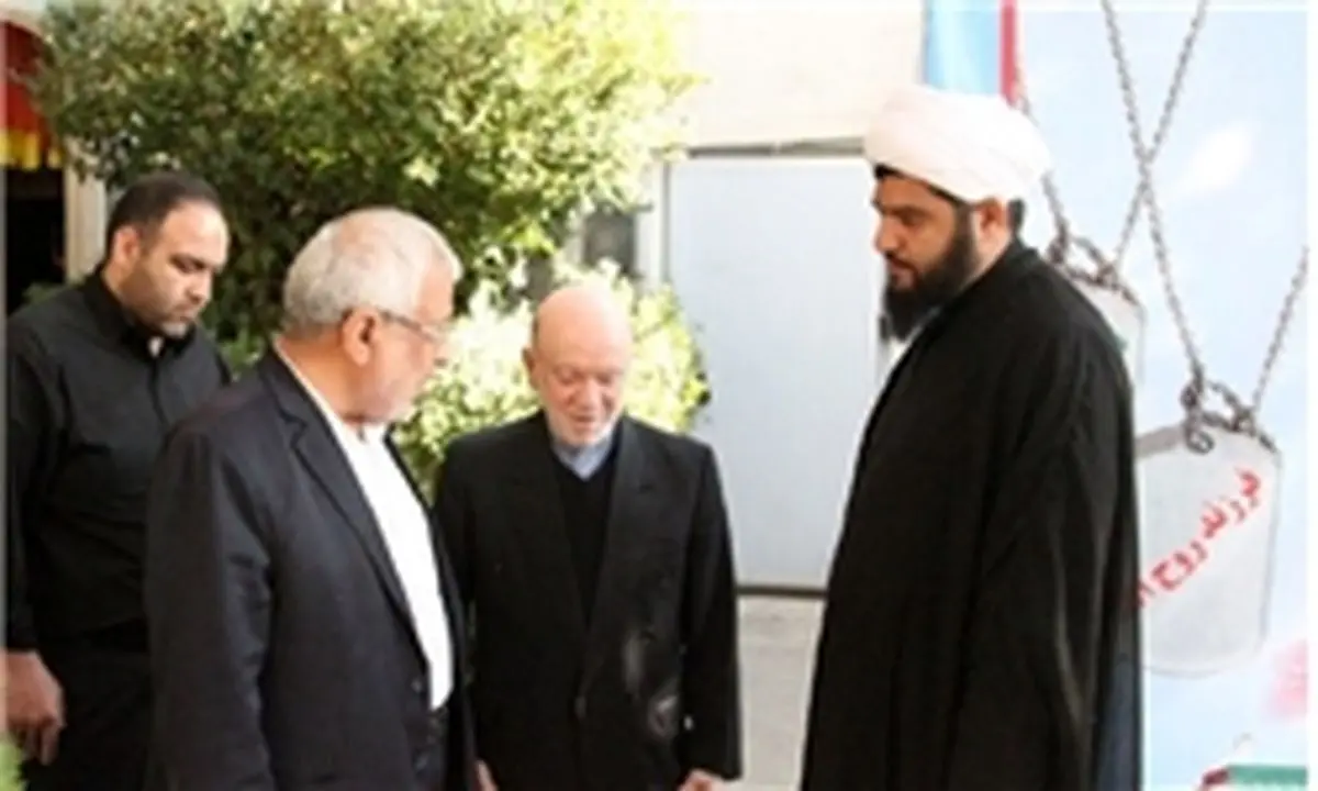  وداع دبیرکل و نایب رئیس حزب موتلفه با پیکر سردار شهید «خیرالله صمدی»