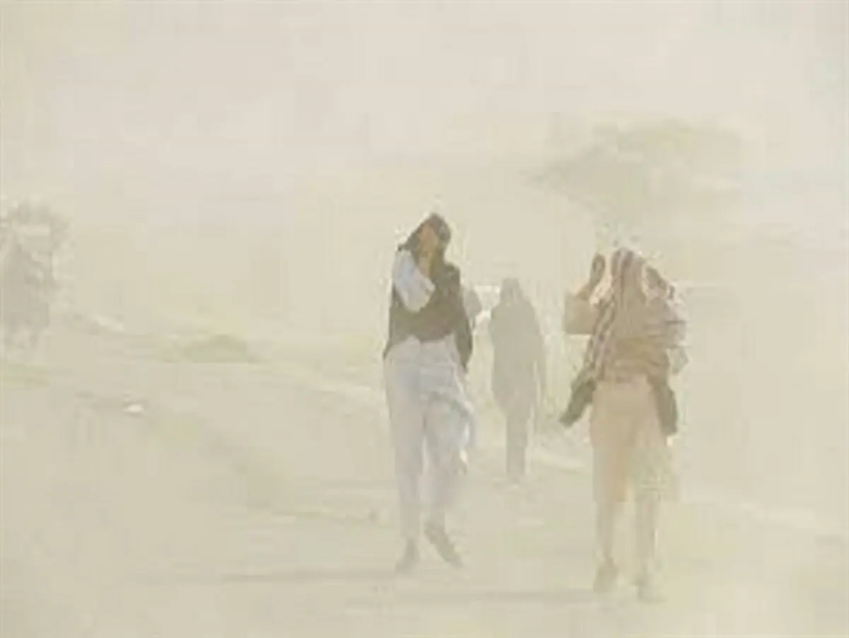 
دفن 400 روستای سیستان زیر طوفان شن