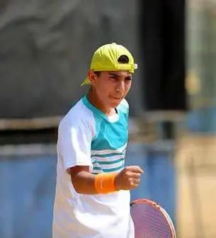 نوجوان گیلانی به تیم ملی تنیس دعوت شد
