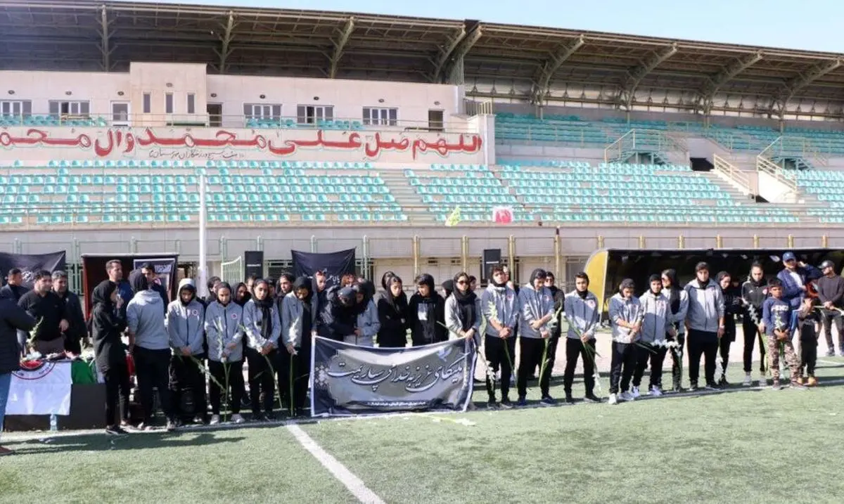 تصاویر تلخ و سوزناک از مراسم تشییع پیکر دختر فوتبالیست ایرانی