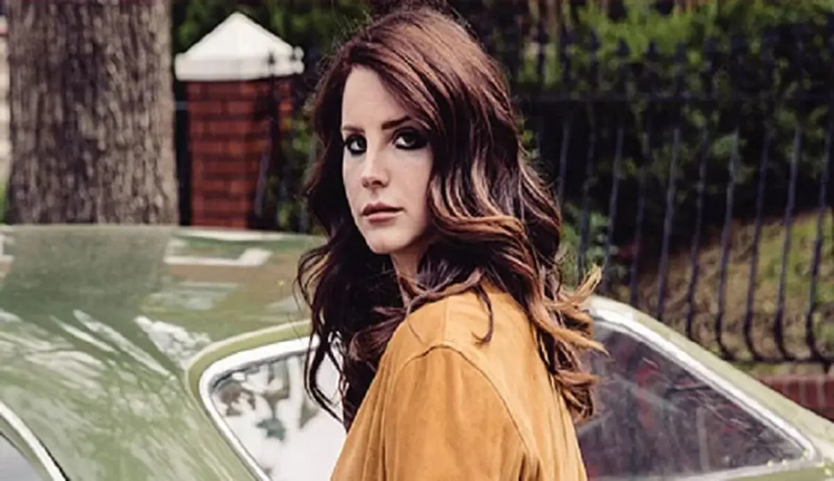 عکسی لو رفته از یک خواننده معروف در کبابی ایرانی