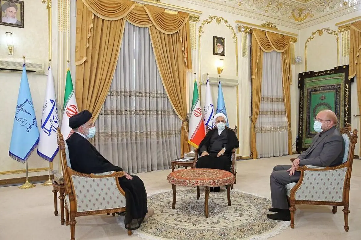 به‌مدت دو هفته  تمامی سفرهای سران قوا لغو خواهد شد