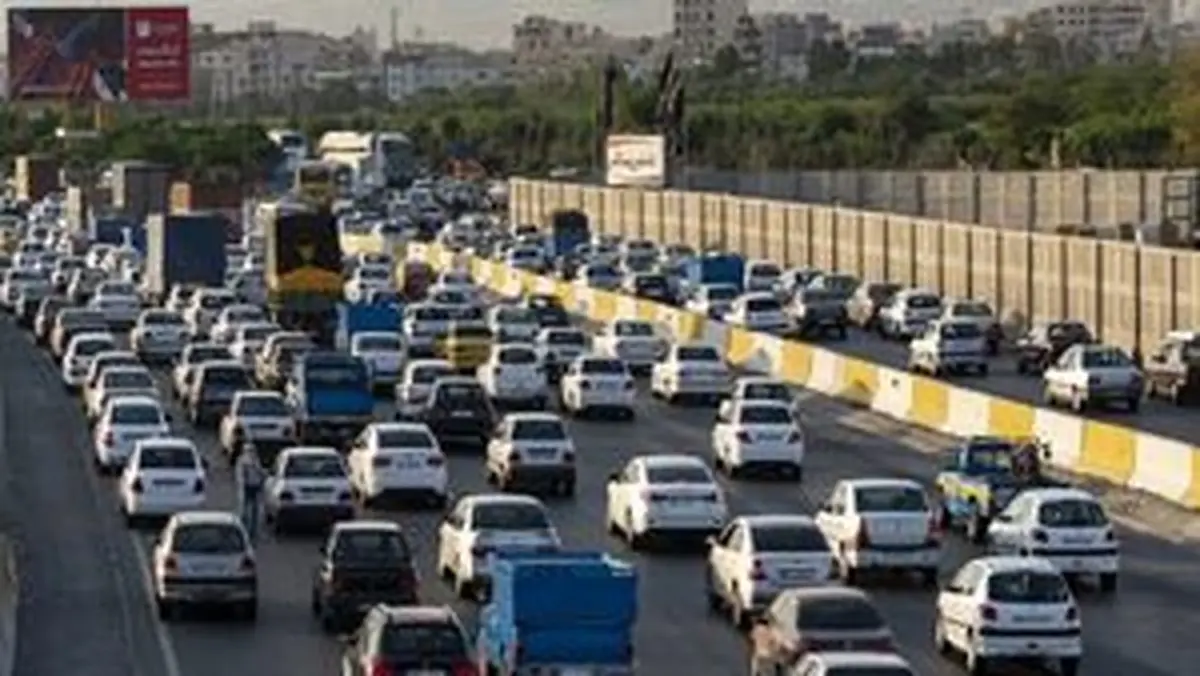 ترافیک سنگین در تمامی محورهای منتهی به تهران