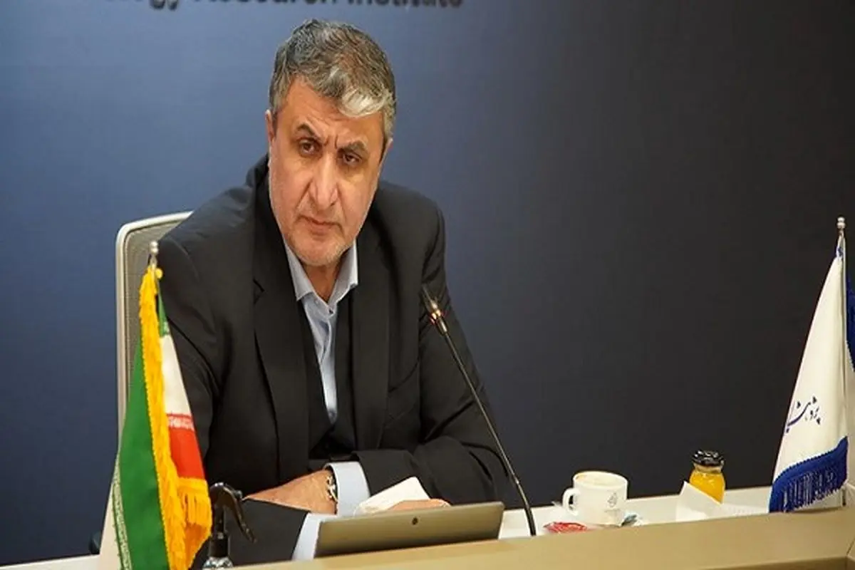 اسلامی: به هیچ عنوان از ادامه فعالیتهای صلح آمیز هستهای در کشور کوتاه نخواهیم آمد