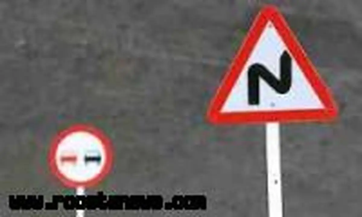 ابتکار یک معلم اهل بخش گله دار مُهر برای جلوگیری از تصادف در روستا