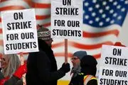 اعتراض و نگرانی معلمان از بازگشایی مدارس در آمریکا

