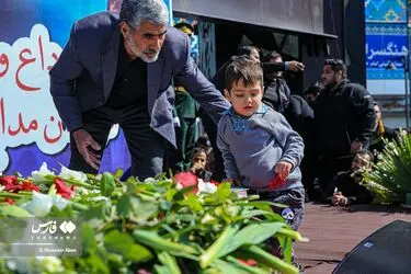 تشییع پیکر شهیدان حیدری و مهقانی/گزارش تصویری