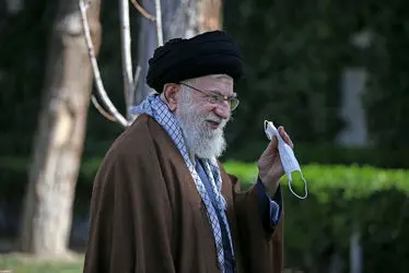 رهبر معظم انقلاب به مناسبت روز دختکاری نهال کاشتند/گزارش تصویری