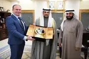 اعطای نشان «زره رزمی» از سوی رئیس پارلمان کویت به شخصیت ضد ایرانی