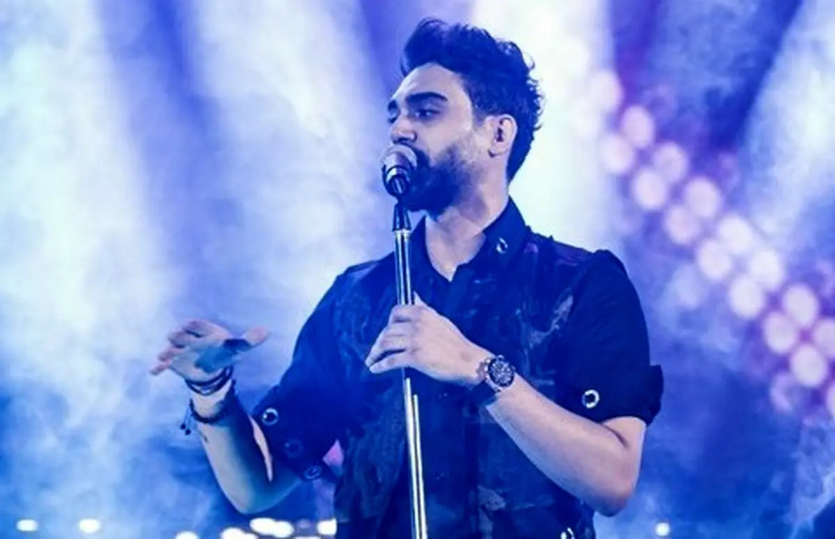 لبخند کوچک «سینا درخشنده»/ عکس
