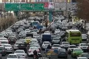 تهرانی‌ها سالانه 300 ساعت در ترافیک‌ می مانند
