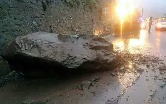 کشته شدن یک نفر در پی سقوط سنگ در جاده هراز