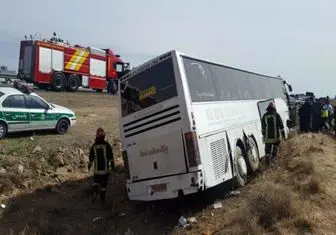 واژگونی اتوبوس در اتوبان زنجان - تبریز با ۳ کشته و ۱۴ زخمی
