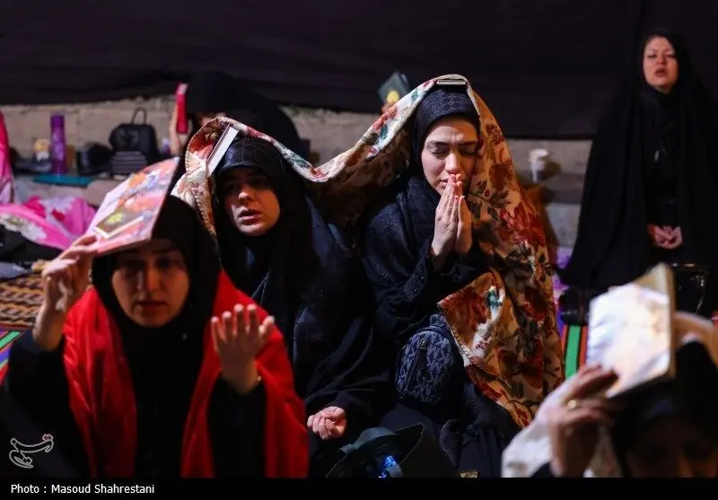 شب قدر در کهف الشهدا/ گزارش تصویری