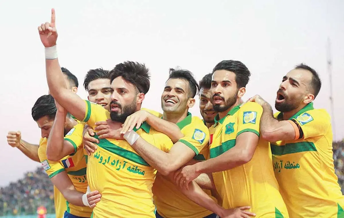 نه از مدیرعامل خبری است، نه از سرمربی و نه بازیکن!