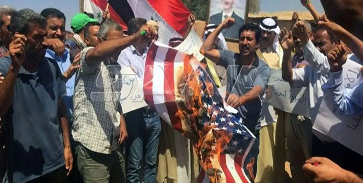 مردم سوریه پرچم آمریکا را به آتش کشیدند