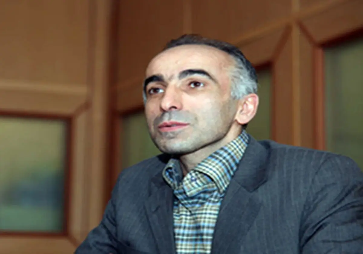 تحویل پیکر 2 آتش نشان به پزشکی قانونی