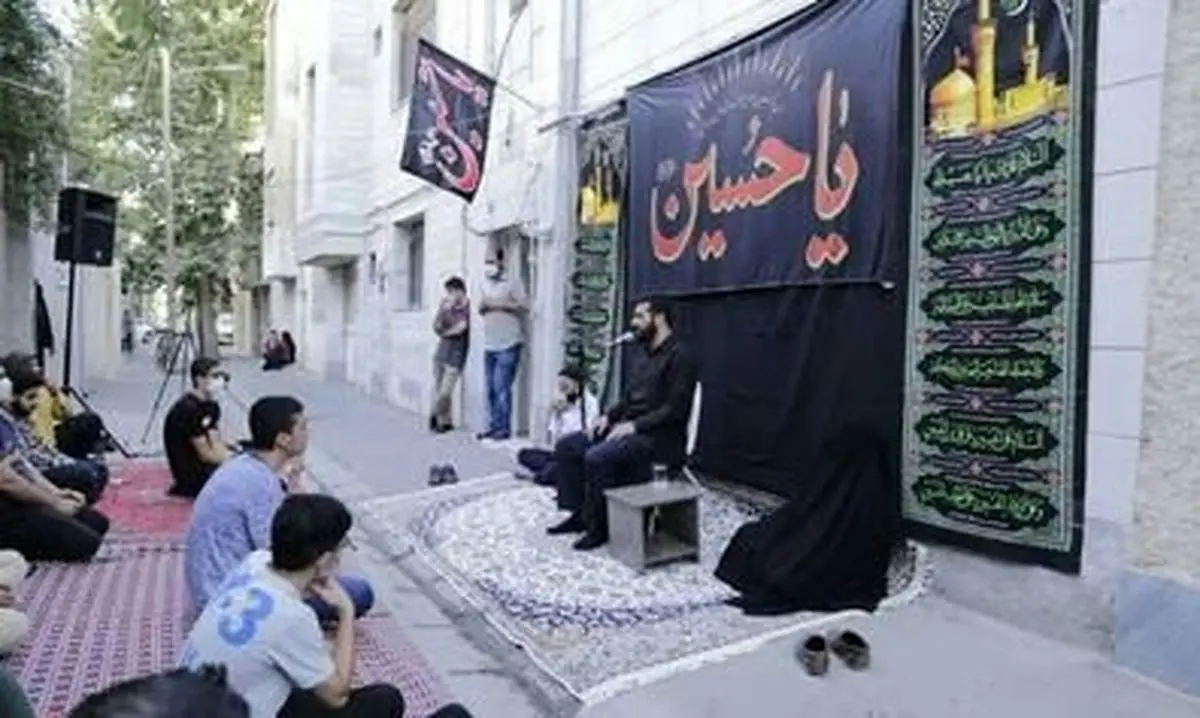کوچه به کوچه عشق تو را جار میزنیم/ سلام بر پرچم و عَلَم سلام بر شعر محتشم سلام بر محرّم