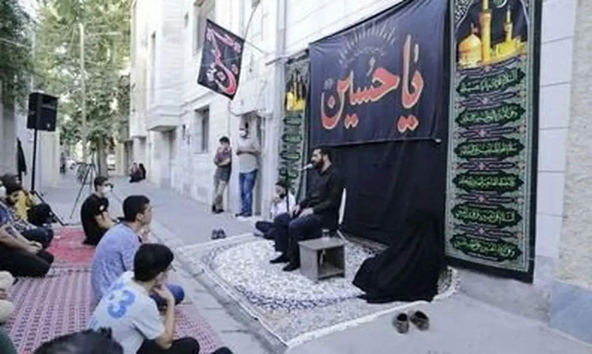 کوچه به کوچه عشق تو را جار میزنیم/ سلام بر پرچم و عَلَم سلام بر شعر محتشم سلام بر محرّم