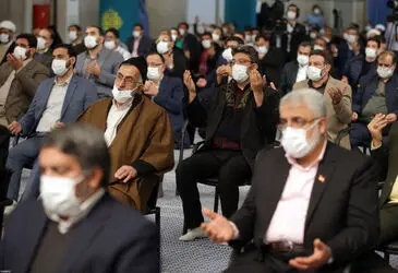 دیدار جمعی از مداحان اهل‌بیت علیهم‌السلام با رهبر انقلاب اسلامی/گزارش تصویری