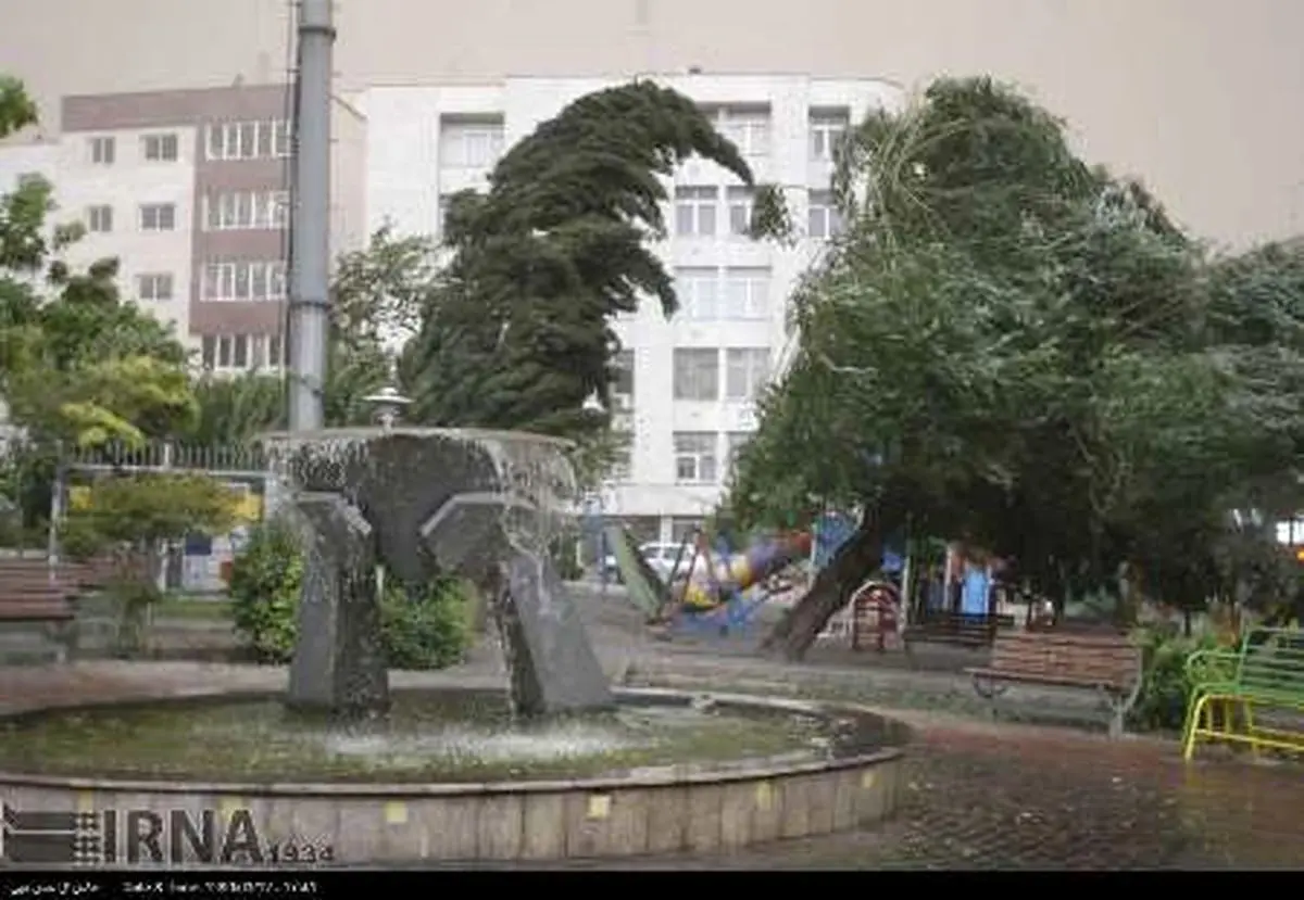 وقوع تندباد در تهران/تندباد از غرب تهران به شمال تهران می رود