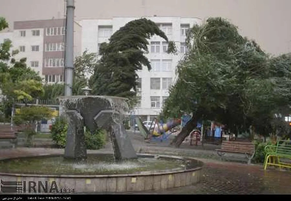 وقوع تندباد در تهران/تندباد از غرب تهران به شمال تهران می رود